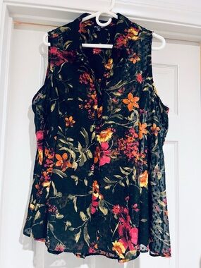 Roz & Ali Black Velvet Floral Button-Down Sleeveless Top